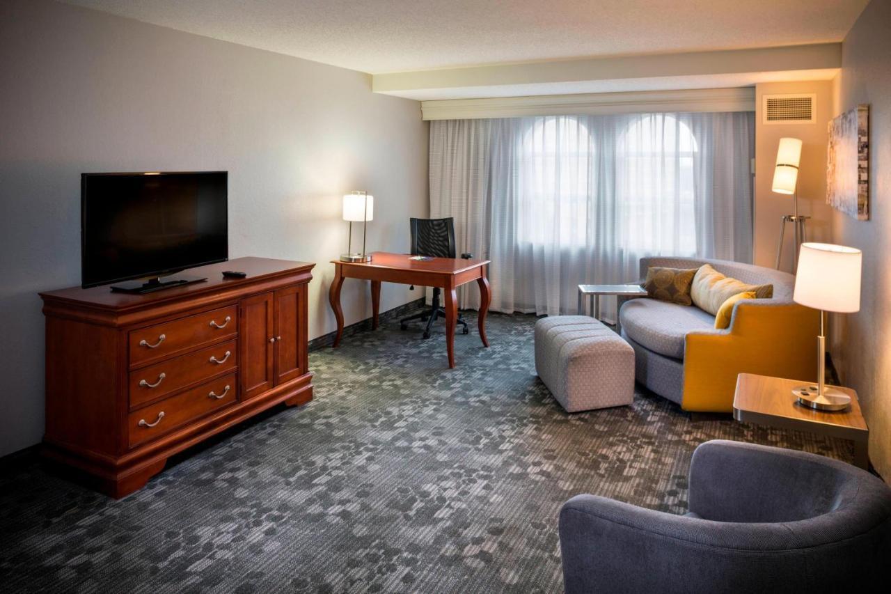 Courtyard By Marriott Norfolk Downtown Hotel Eksteriør billede