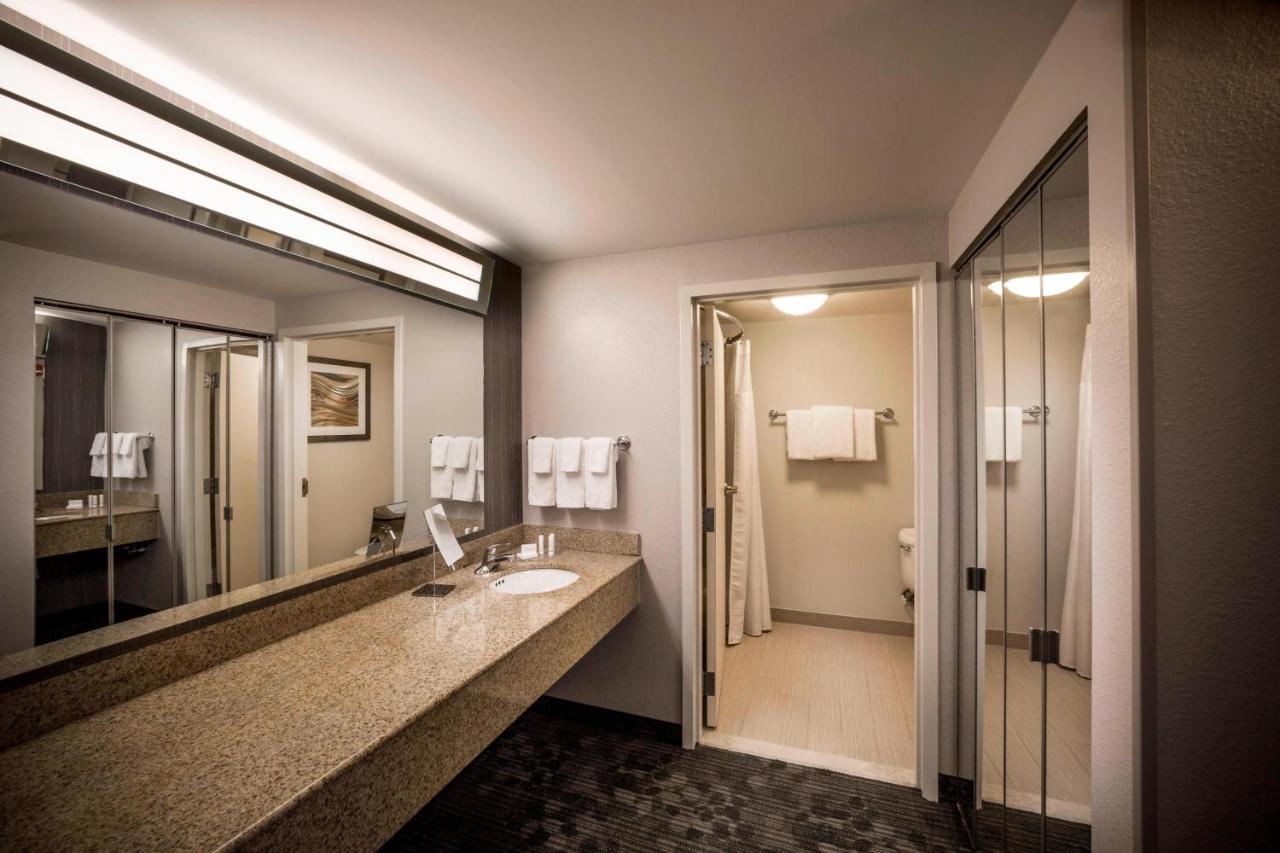 Courtyard By Marriott Norfolk Downtown Hotel Eksteriør billede