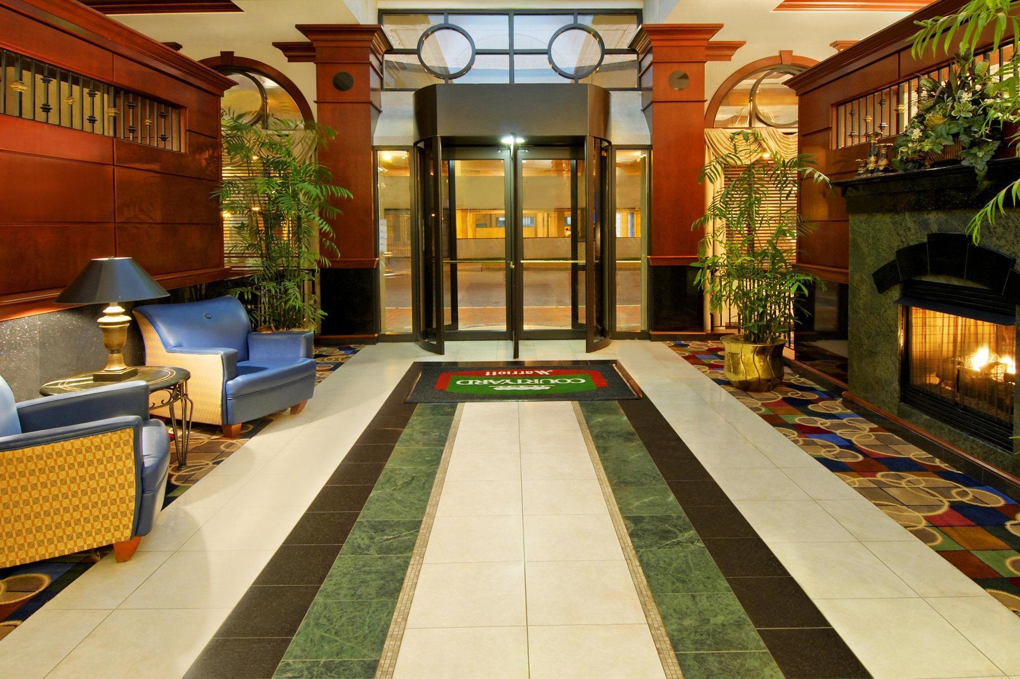 Courtyard By Marriott Norfolk Downtown Hotel Eksteriør billede