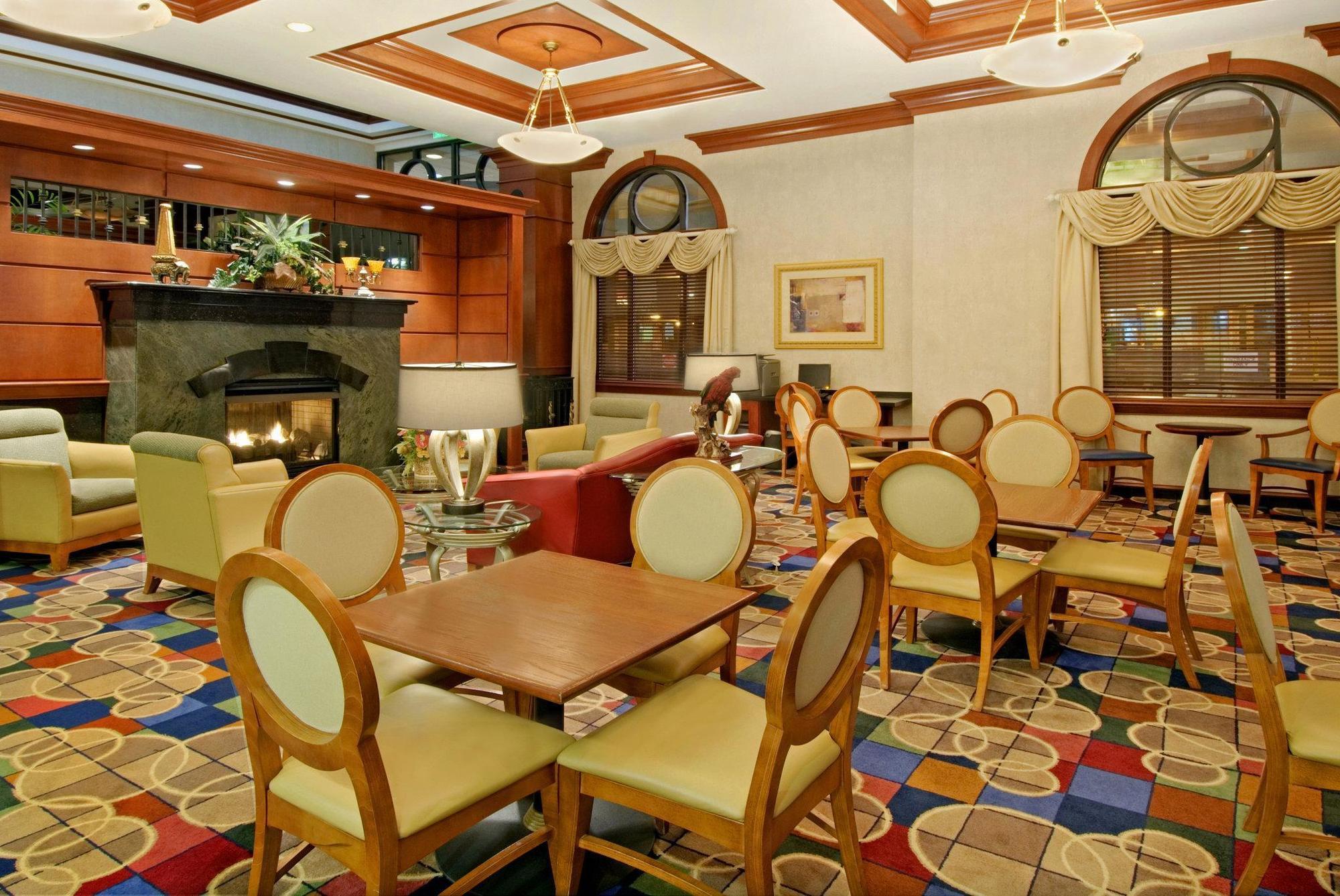 Courtyard By Marriott Norfolk Downtown Hotel Eksteriør billede