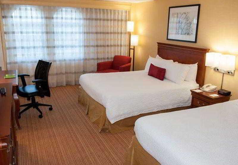 Courtyard By Marriott Norfolk Downtown Hotel Eksteriør billede